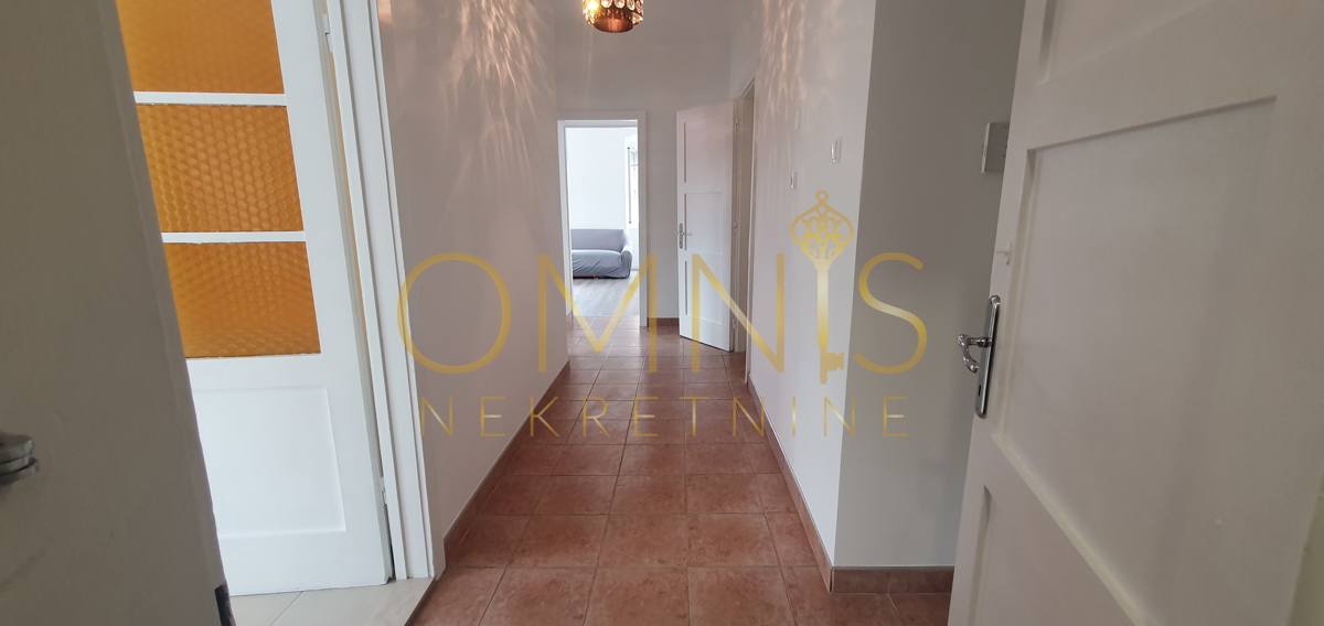 Rijeka, Podmurvice - 70,64m2, 3 camere, cucina soggiorno, ristrutturato!