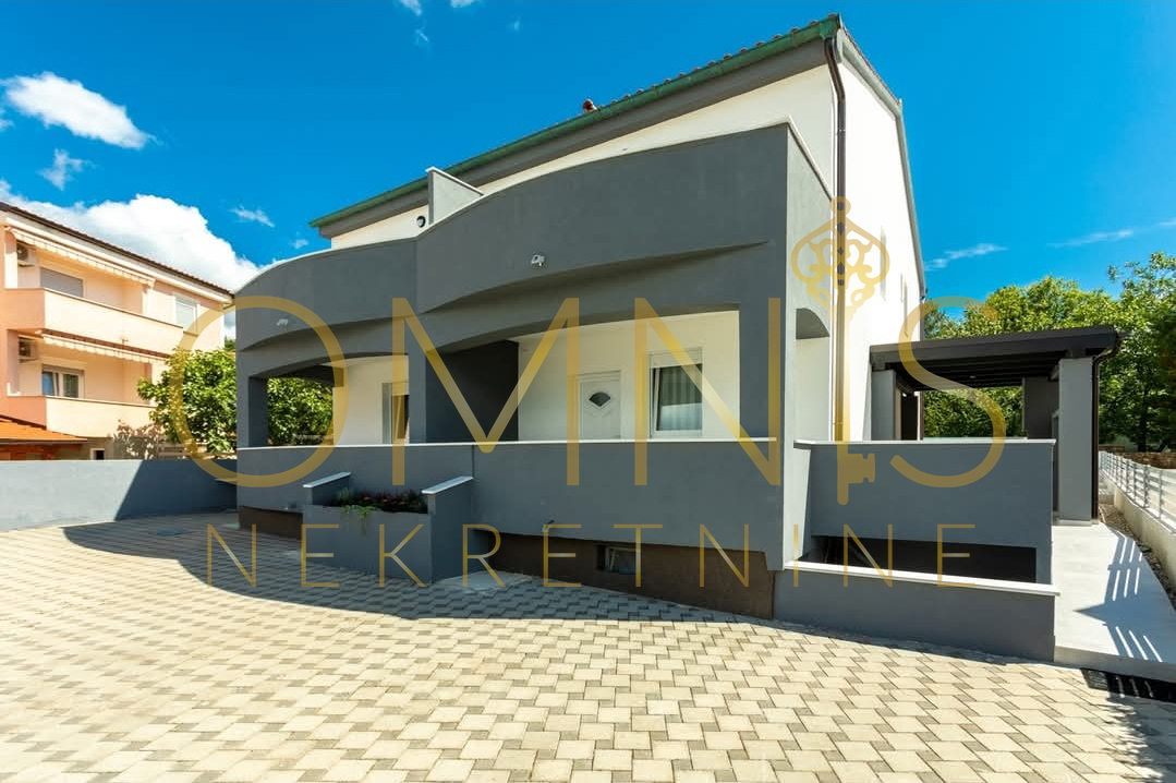 Krk, Dobrinj - 1S+DB, 48m2, vista mare, vendita!