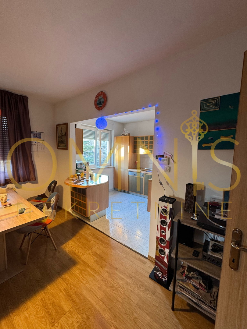 Ampio appartamento di 125 m² + terrazza chiusa di 15 m², 1° piano, 3 camere + soggiorno