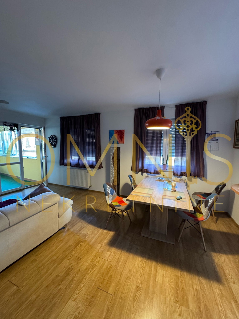 Ampio appartamento di 125 m² + terrazza chiusa di 15 m², 1° piano, 3 camere + soggiorno