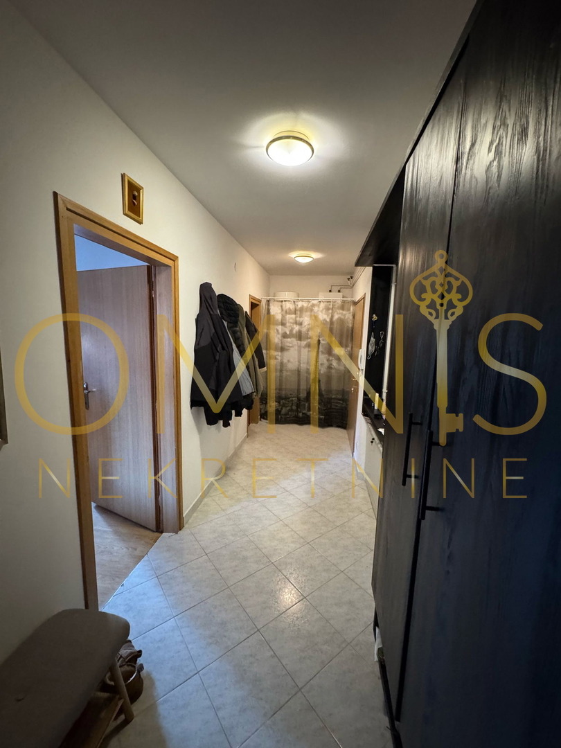 Ampio appartamento di 125 m² + terrazza chiusa di 15 m², 1° piano, 3 camere + soggiorno