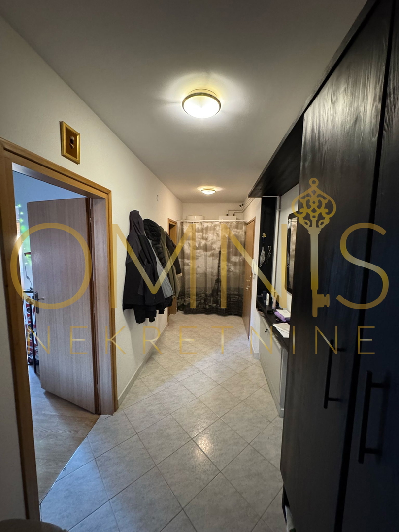 Ampio appartamento di 125 m² + terrazza chiusa di 15 m², 1° piano, 3 camere + soggiorno