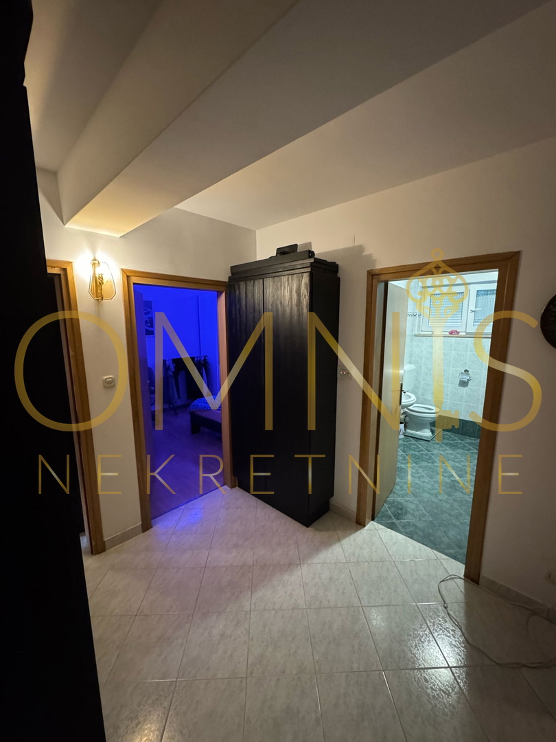 Ampio appartamento di 125 m² + terrazza chiusa di 15 m², 1° piano, 3 camere + soggiorno