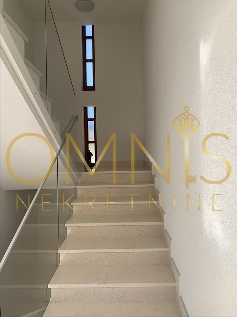 Città di Krk – Appartamento primo piano fronte mare, 1° piano, 100 m², nuova costruzione