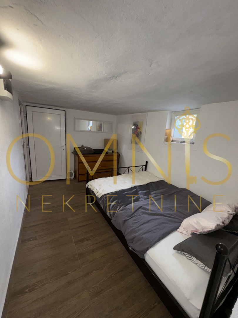 In vendita una casa plurifamiliare con spazio commerciale - Kastav, Spinčići