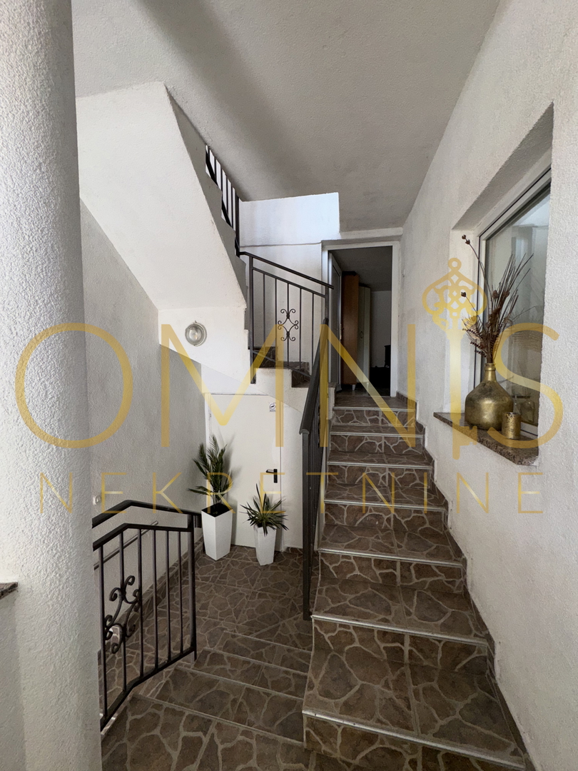 In vendita una casa plurifamiliare con spazio commerciale - Kastav, Spinčići