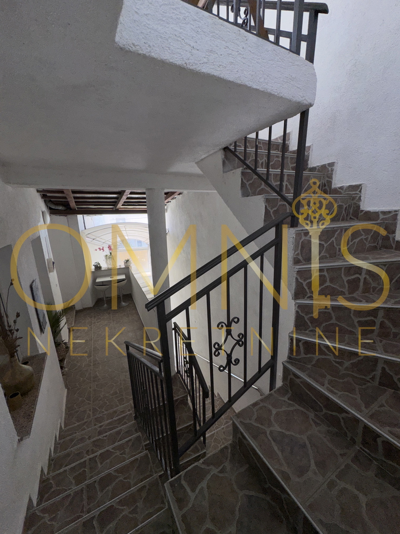 In vendita una casa plurifamiliare con spazio commerciale - Kastav, Spinčići