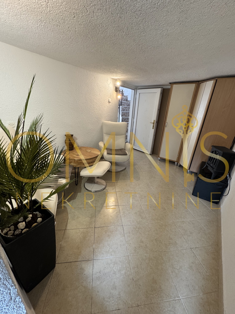 In vendita una casa plurifamiliare con spazio commerciale - Kastav, Spinčići