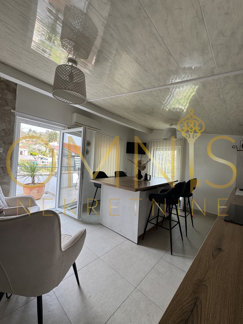 In vendita una casa plurifamiliare con spazio commerciale - Kastav, Spinčići