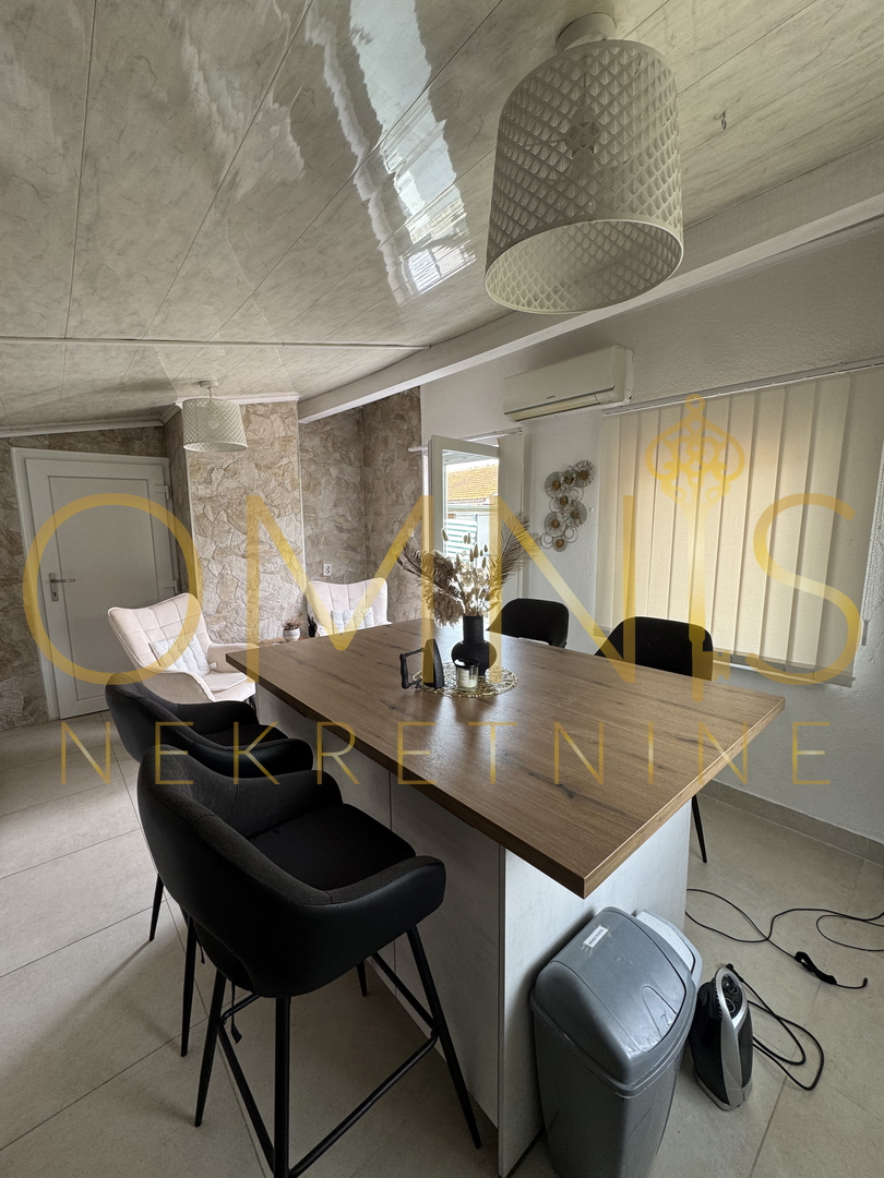 In vendita una casa plurifamiliare con spazio commerciale - Kastav, Spinčići