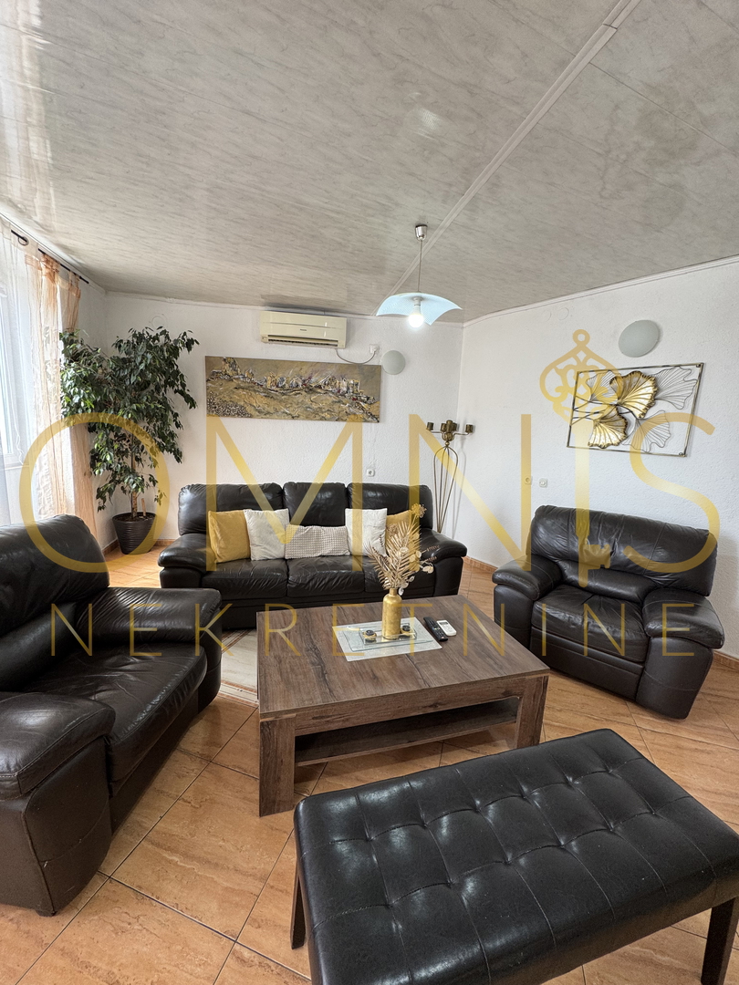 In vendita una casa plurifamiliare con spazio commerciale - Kastav, Spinčići