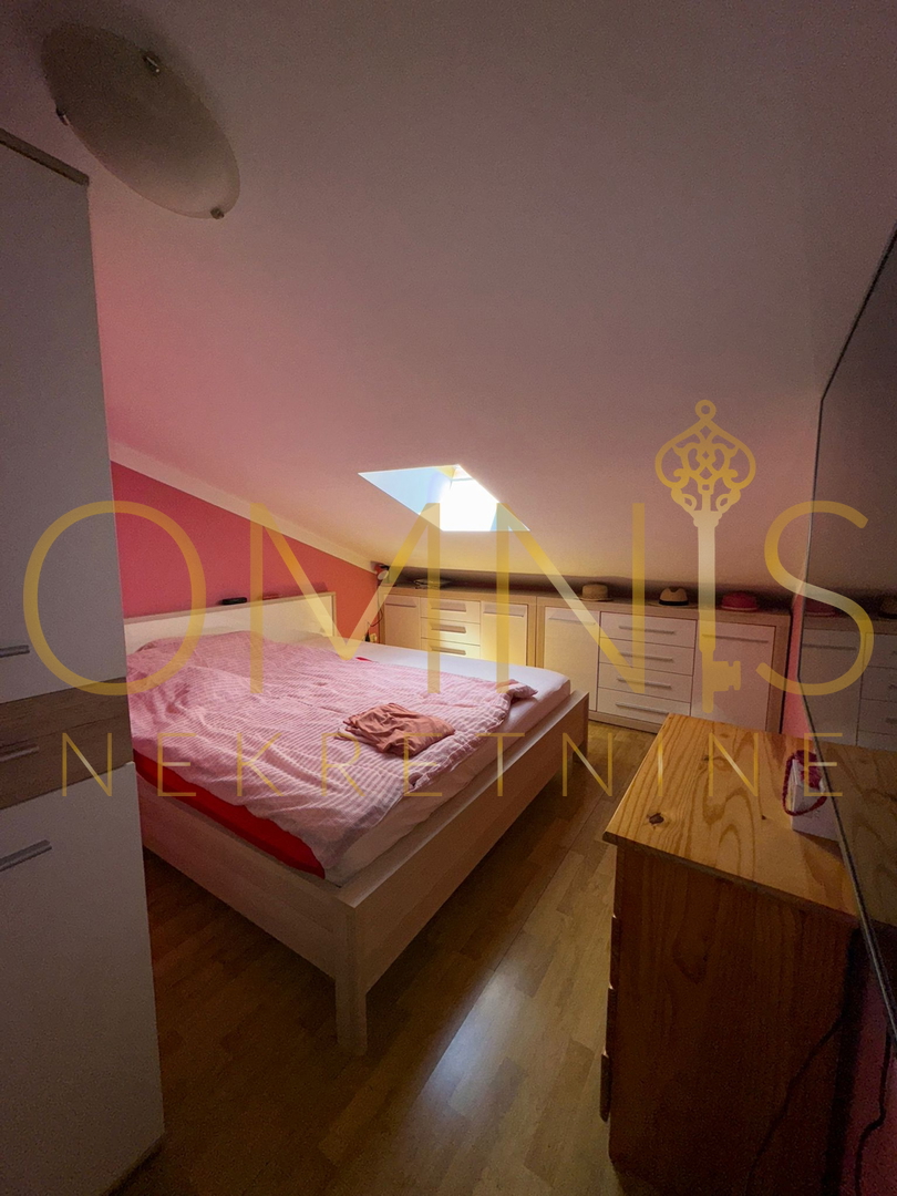 Matulji, Jušići – Appartamento su due piani di 103 m² con due balconi e vista mare