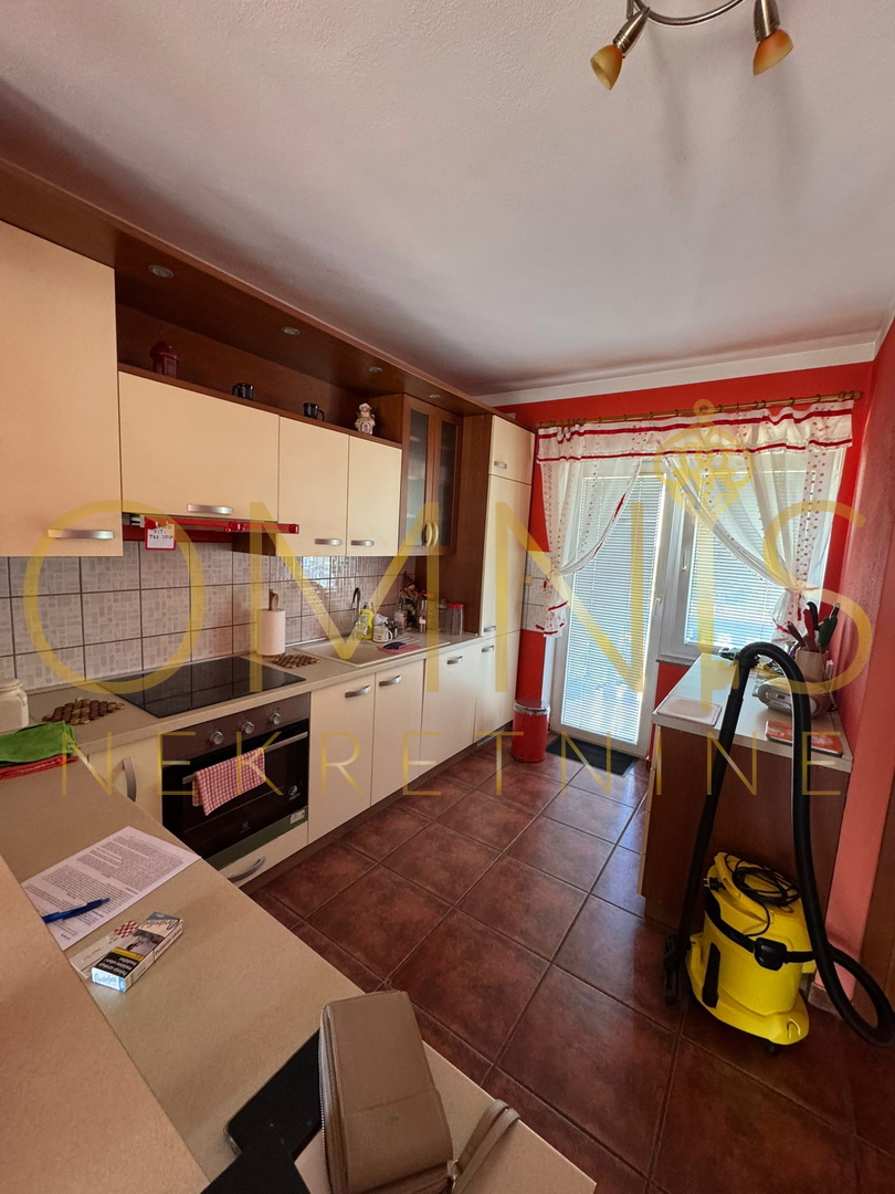 Matulji, Jušići – Appartamento su due piani di 103 m² con due balconi e vista mare