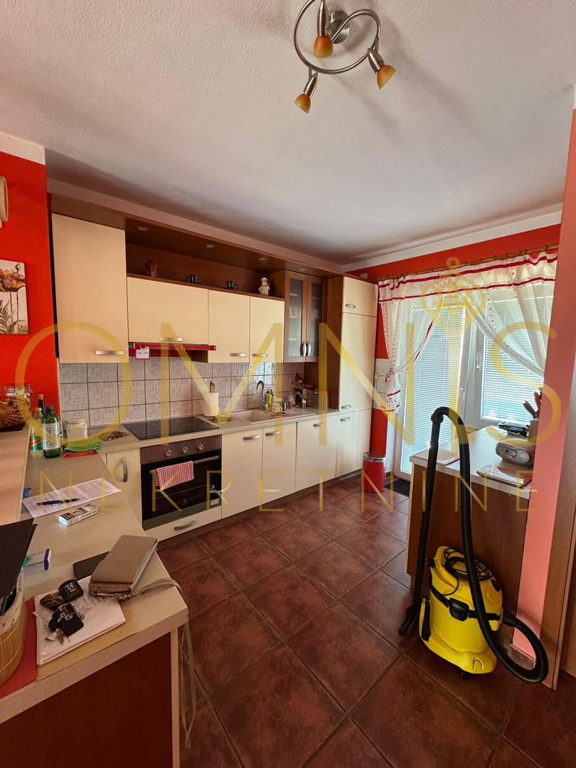 Matulji, Jušići – Appartamento su due piani di 103 m² con due balconi e vista mare