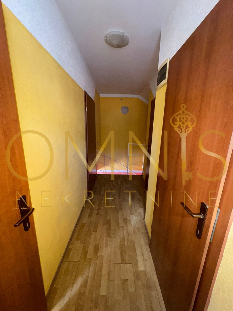 Matulji, Jušići – Appartamento su due piani di 103 m² con due balconi e vista mare