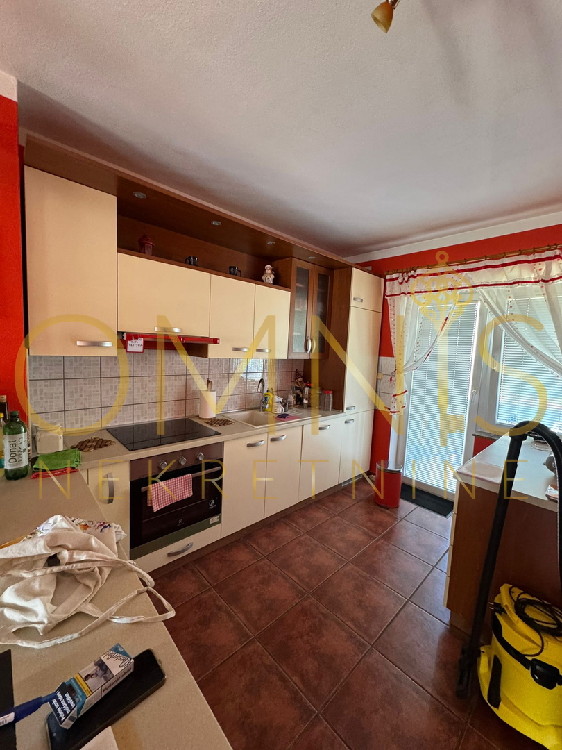 Matulji, Jušići – Appartamento su due piani di 103 m² con due balconi e vista mare