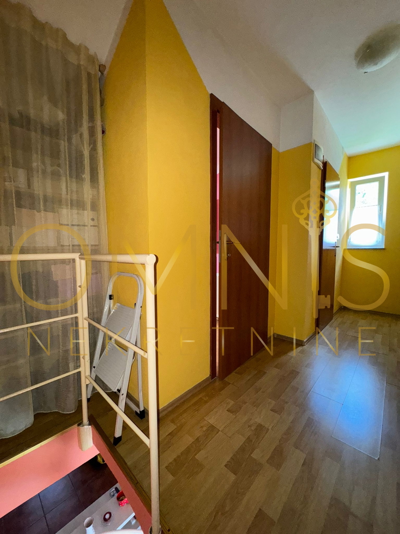 Matulji, Jušići – Appartamento su due piani di 103 m² con due balconi e vista mare