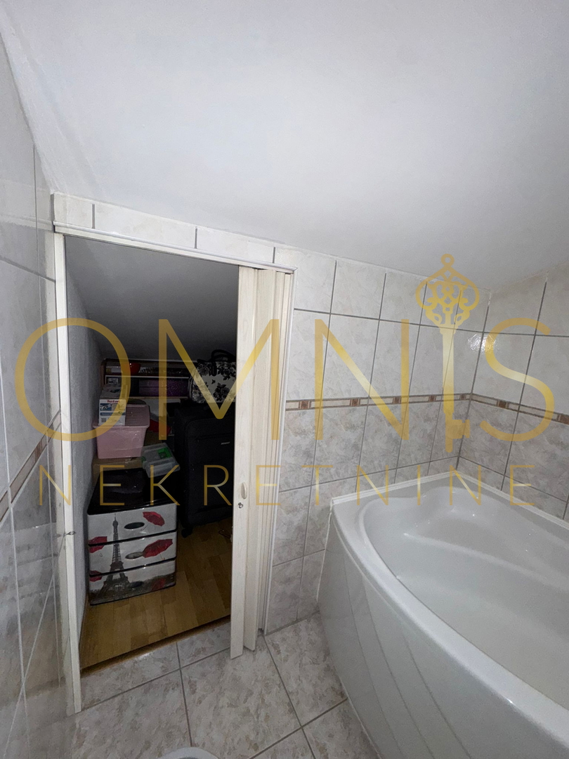 Matulji, Jušići – Appartamento su due piani di 103 m² con due balconi e vista mare