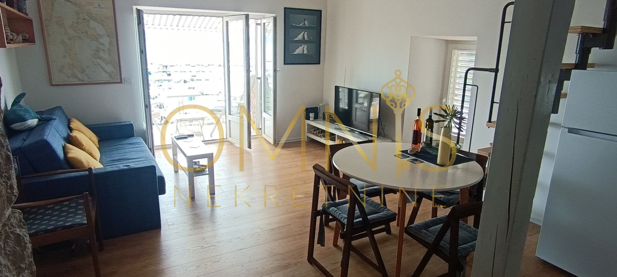 Novi Vinodolski – a 30 m dal mare, vista unica!