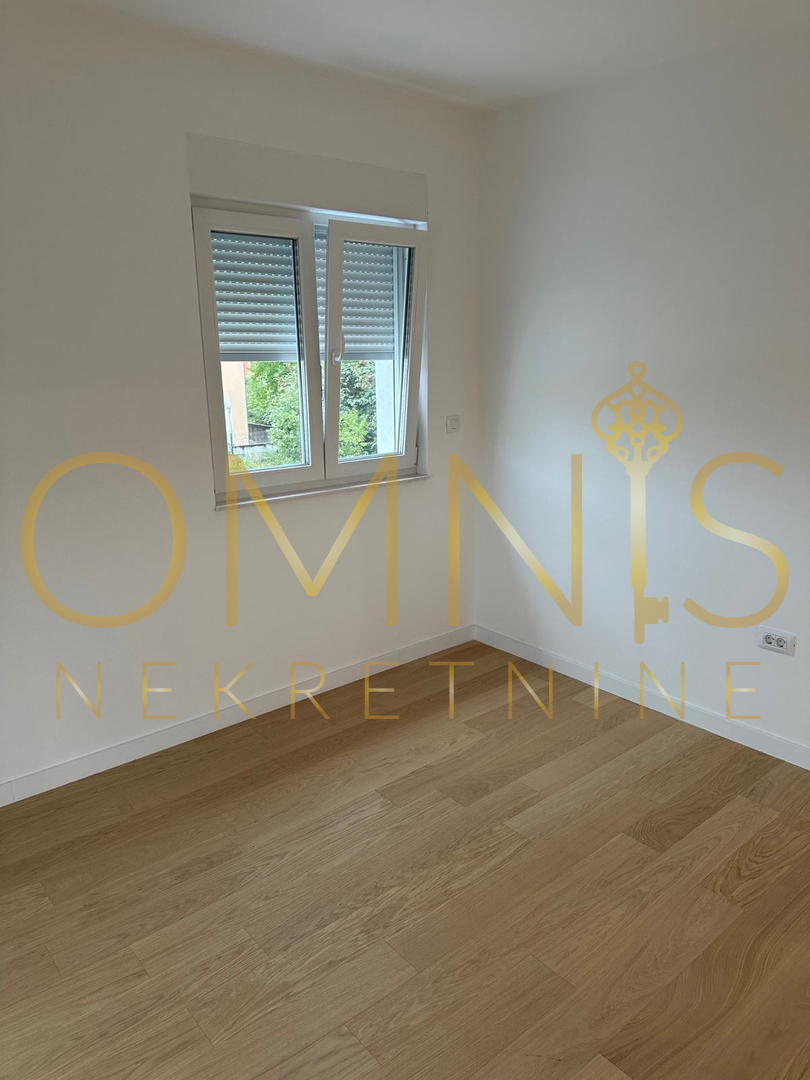 VIŠKOVO – NUOVA COSTRUZIONE, APPARTAMENTO 3 CAMERE + SOGGIORNO CON BALCONE E 3 POSTI AUTO!