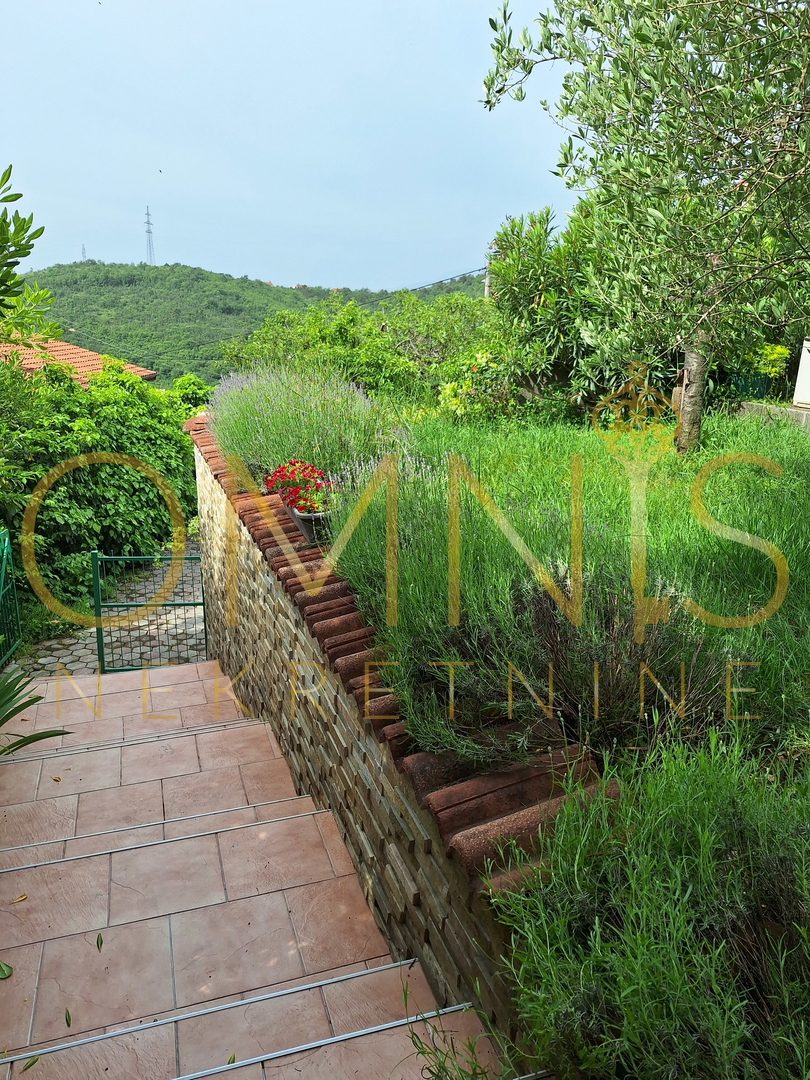 Rijeka, Škurinje, Casa familiare con piscina