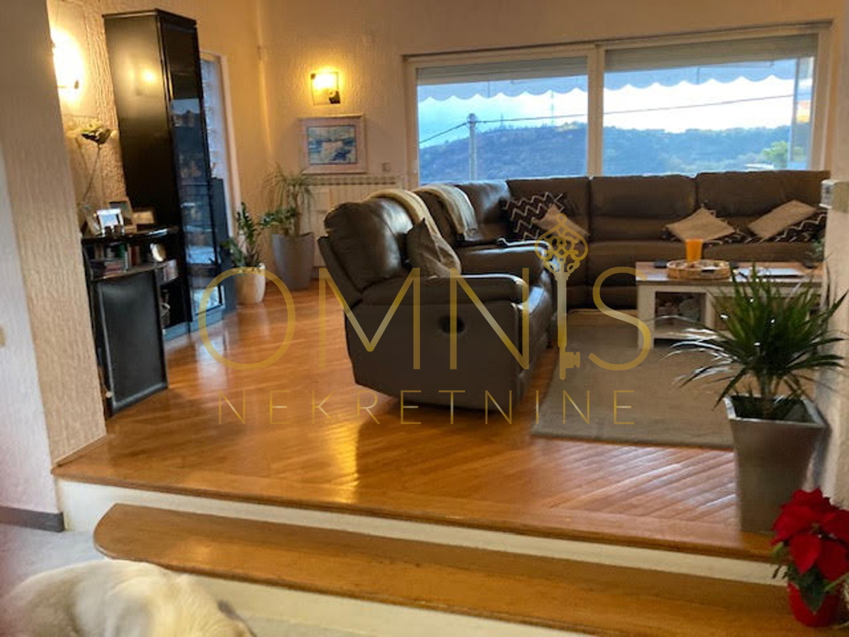 Rijeka, Škurinje, Casa familiare con piscina