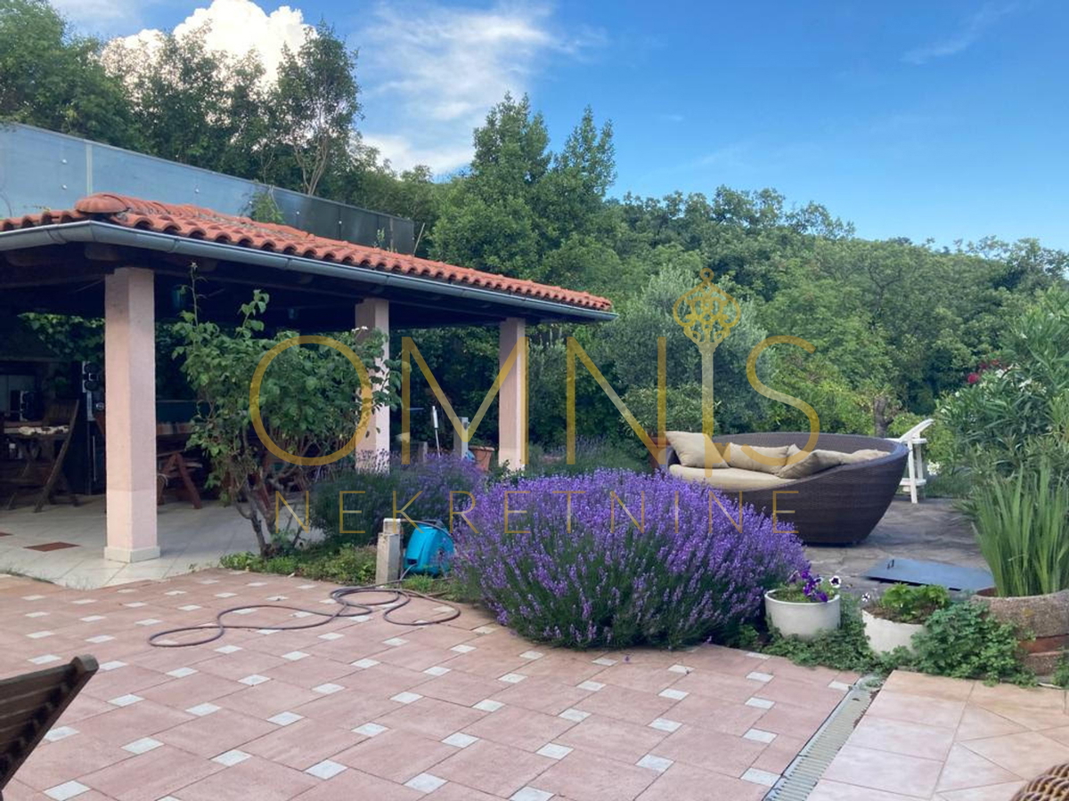 Rijeka, Škurinje, Casa familiare con piscina