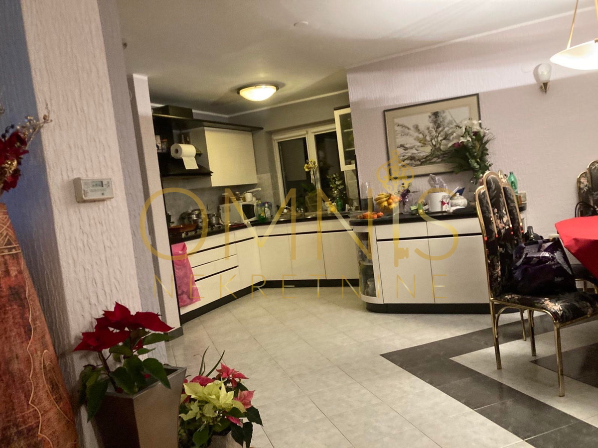 Rijeka, Škurinje, Casa familiare con piscina