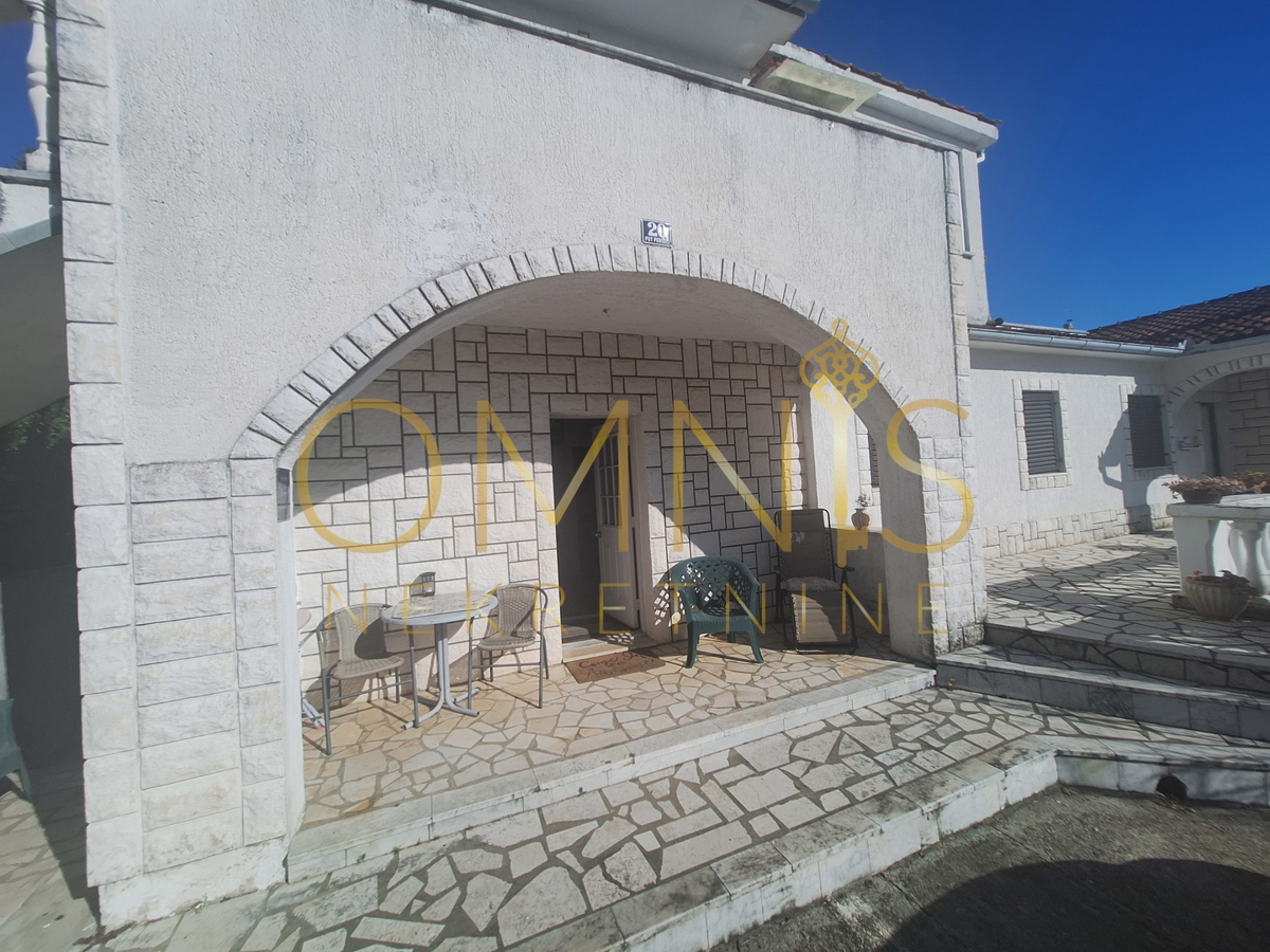 Ika, Oprić - 2 camere, giardino, parcheggio, vendita!