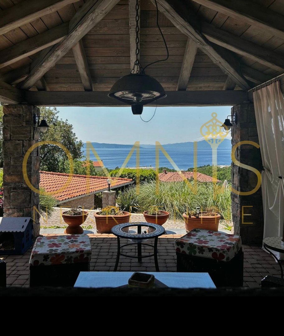 Kostrena – Villa con piscina e vista panoramica sul mare