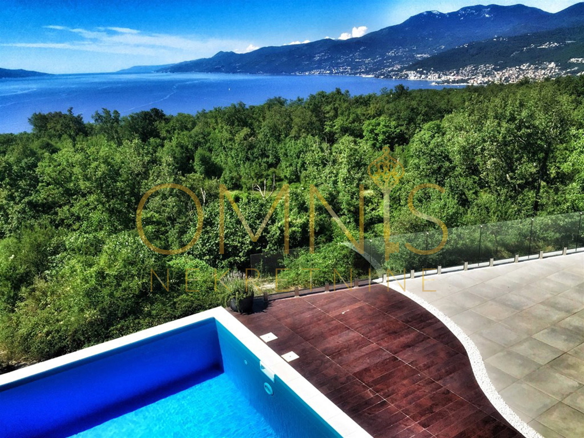 MARTINKOVAC – Esclusiva casa con vista panoramica sul mare