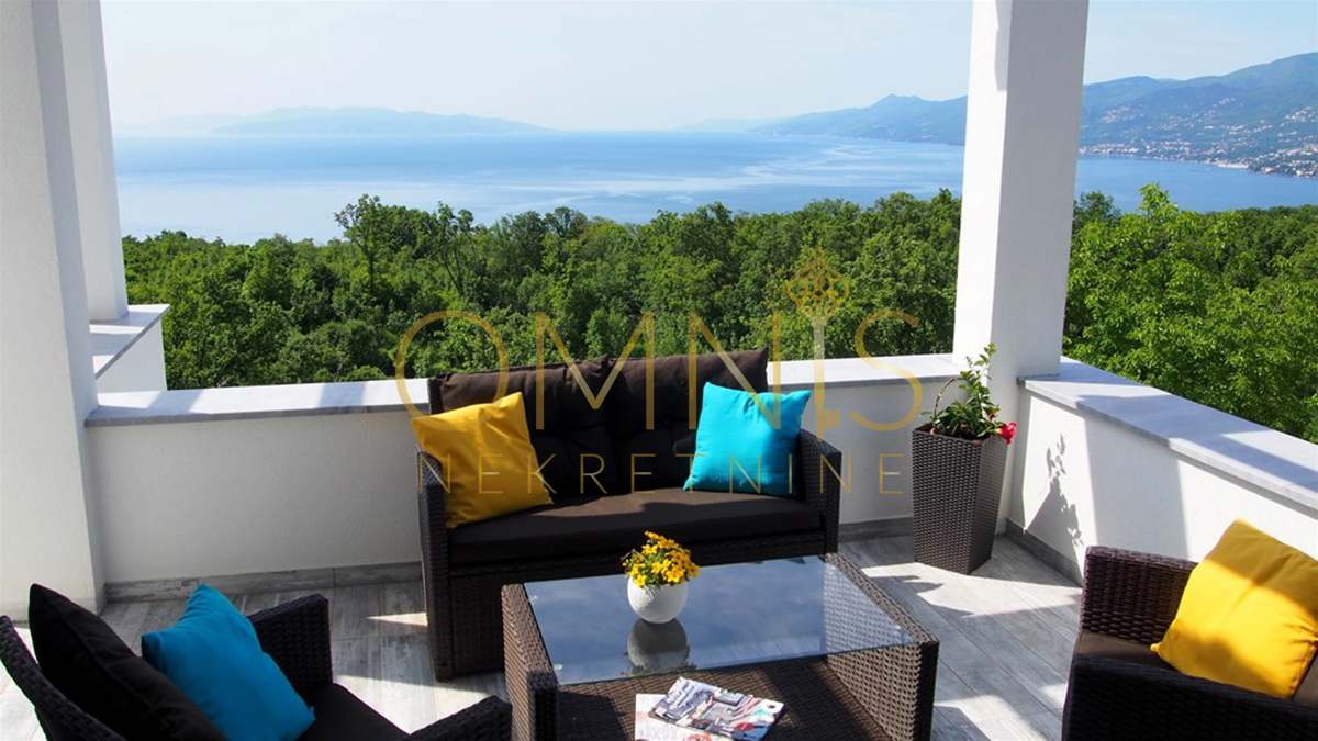 MARTINKOVAC – Esclusiva casa con vista panoramica sul mare