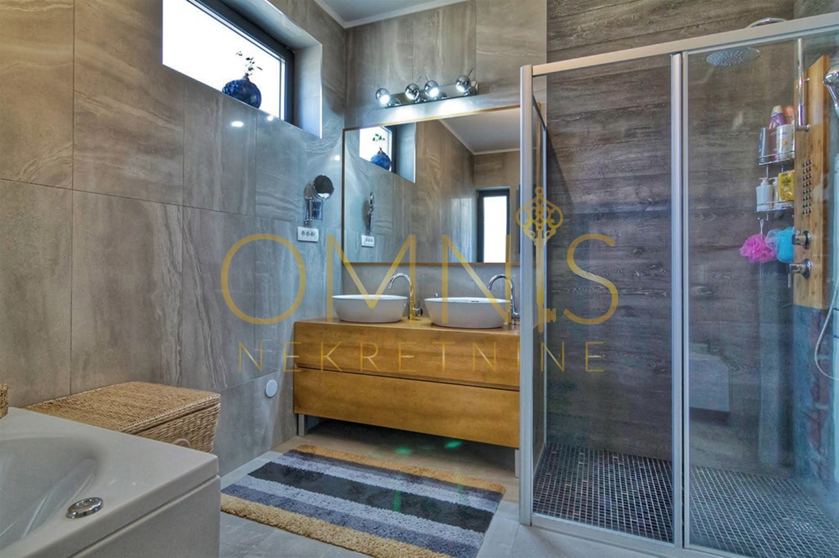 MARTINKOVAC – Esclusiva casa con vista panoramica sul mare