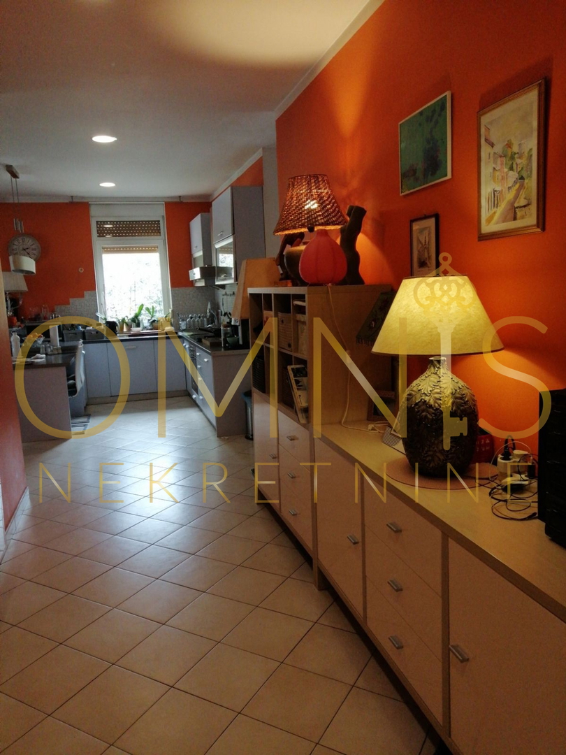 Appartamento adattato e arredato, 80 m², Turnić – 2° piano