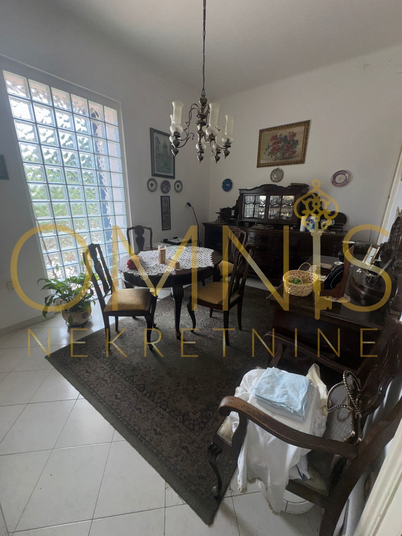 Appartamento trilocale a Belvedere, 90 m² – piano terra alto con balcone