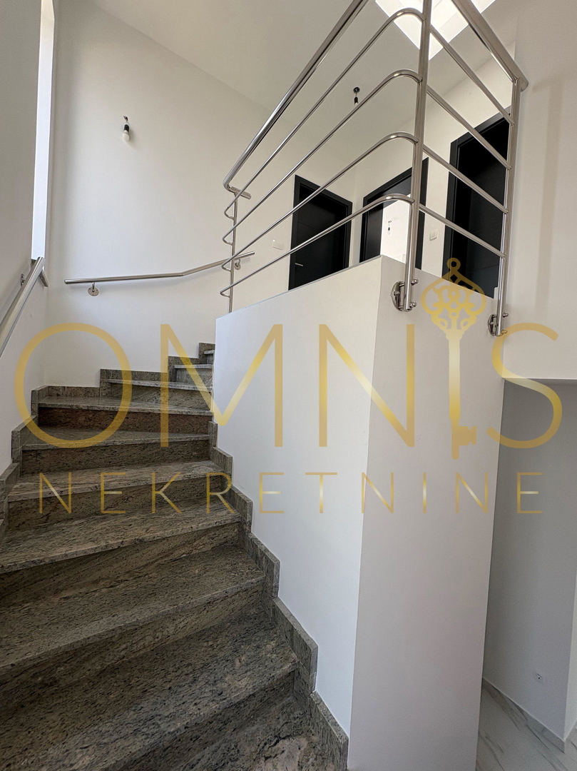 ISOLA DI KRK, CITTÀ DI KRK (dintorni) – Villa moderna di lusso con piscina e vista mare