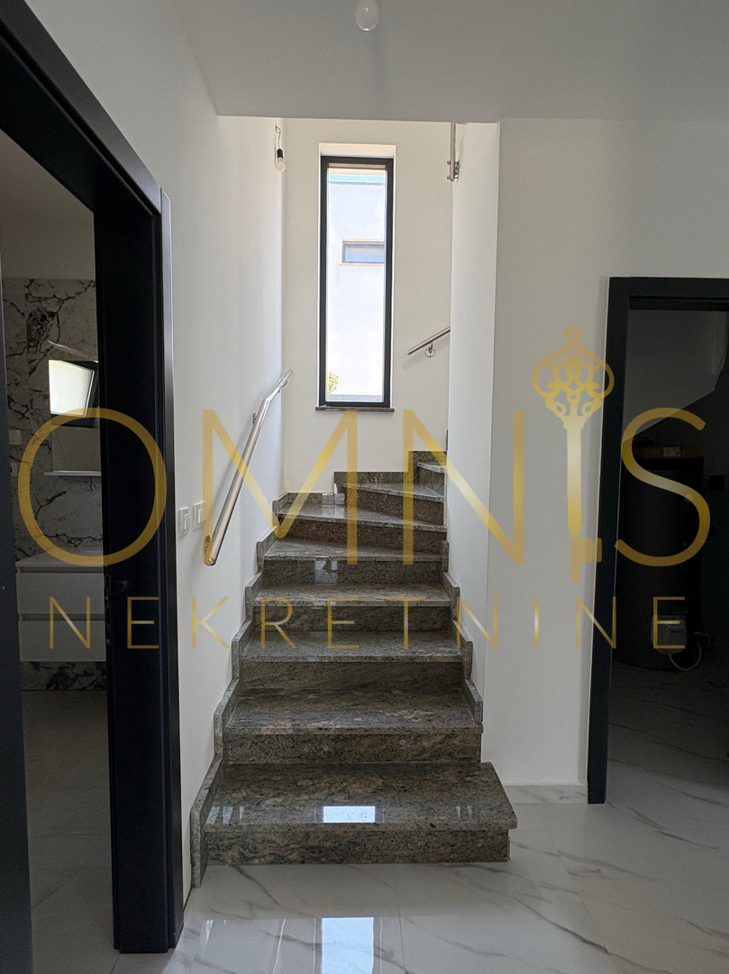 ISOLA DI KRK, CITTÀ DI KRK (dintorni) – Villa moderna di lusso con piscina e vista mare