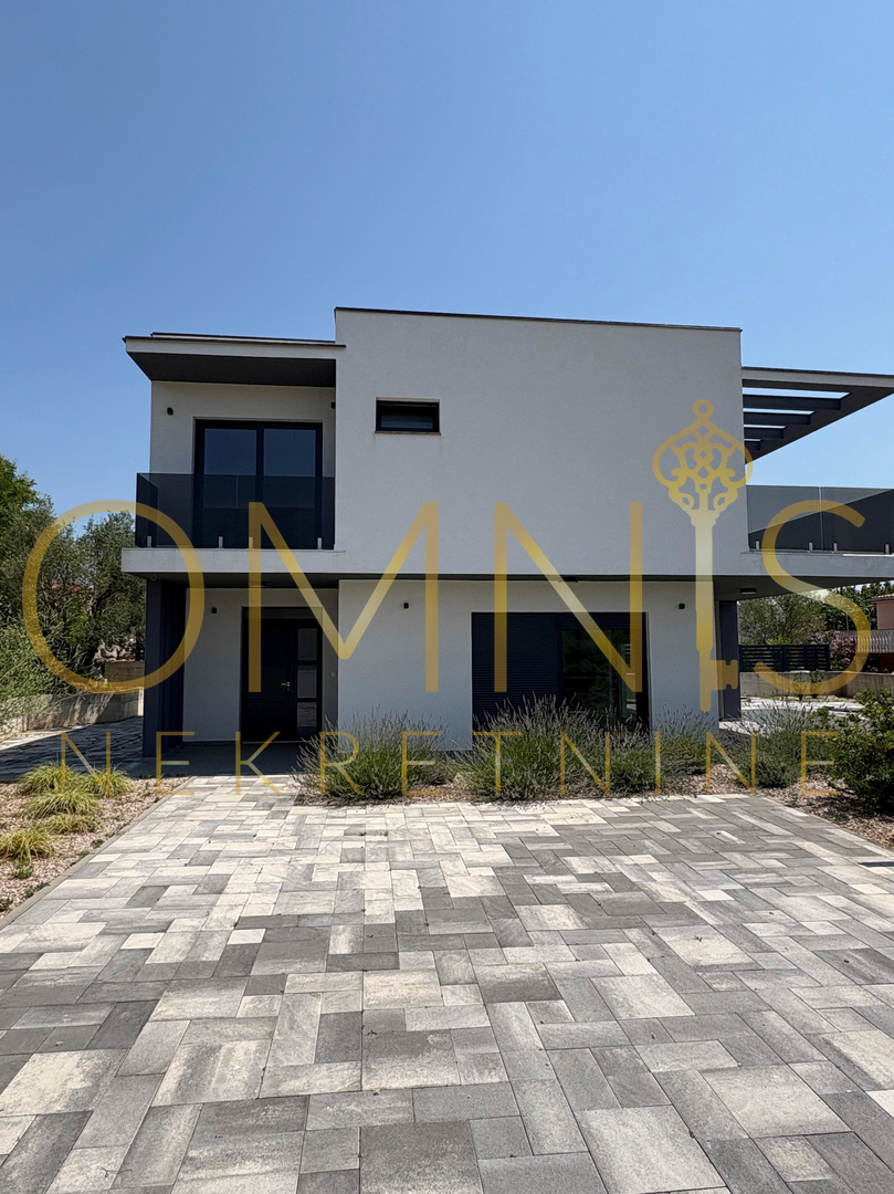 ISOLA DI KRK, CITTÀ DI KRK (dintorni) – Villa moderna di lusso con piscina e vista mare