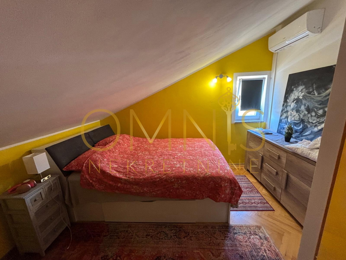 RIJEKA – SRDOČI, appartamento su due piani di 86 m² con balcone e posto auto