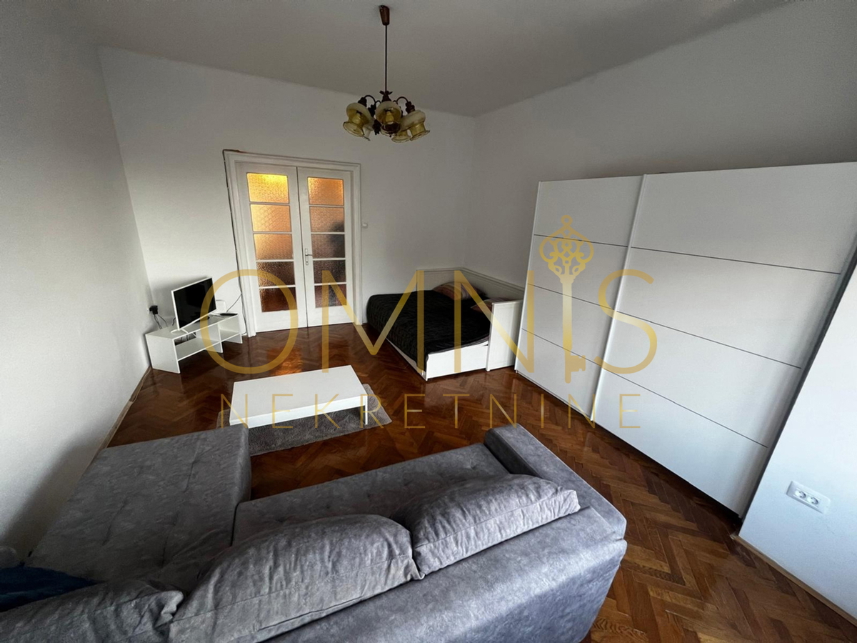 Rijeka, Sušak, appartamento trilocale con soggiorno in affitto