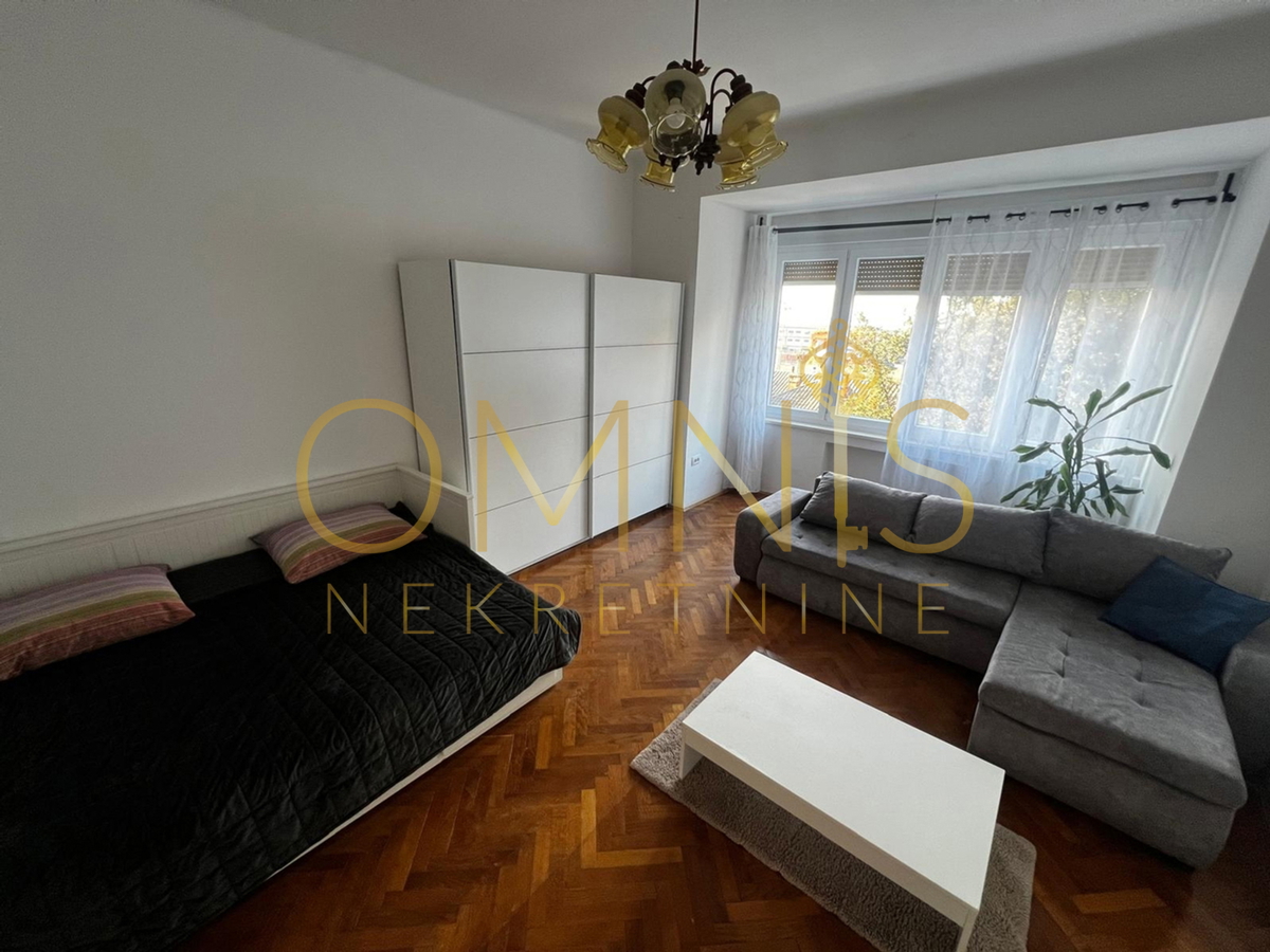 Rijeka, Sušak, appartamento trilocale con soggiorno in affitto