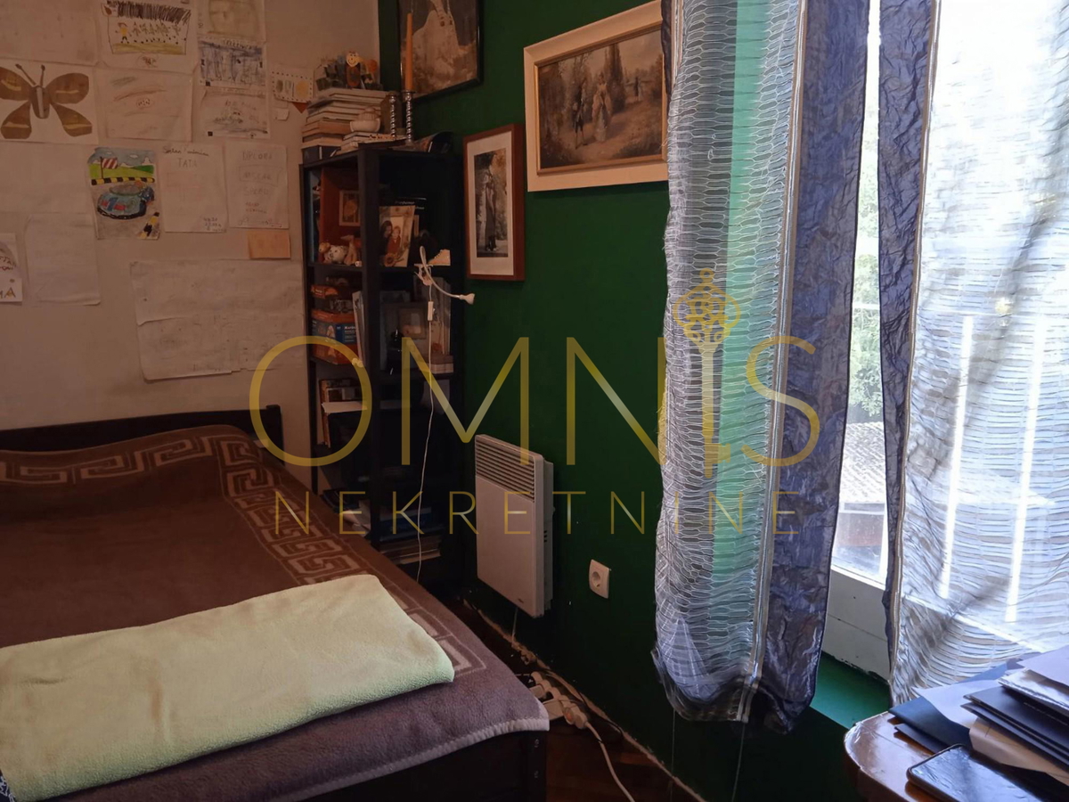 OPATIJA – Appartamento con due camere da letto, soggiorno, vista mare, balcone e posto auto