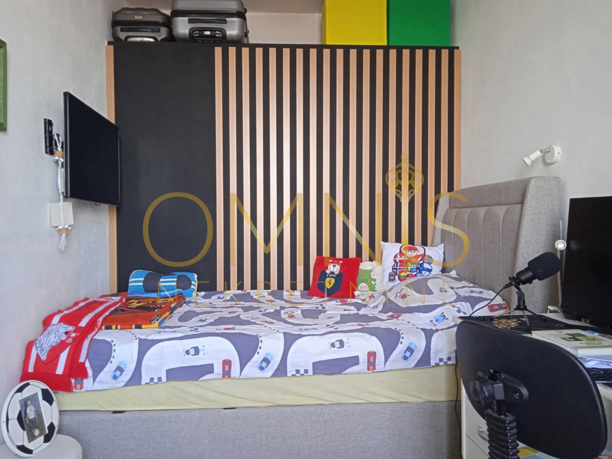 OPATIJA – Appartamento con due camere da letto, soggiorno, vista mare, balcone e posto auto