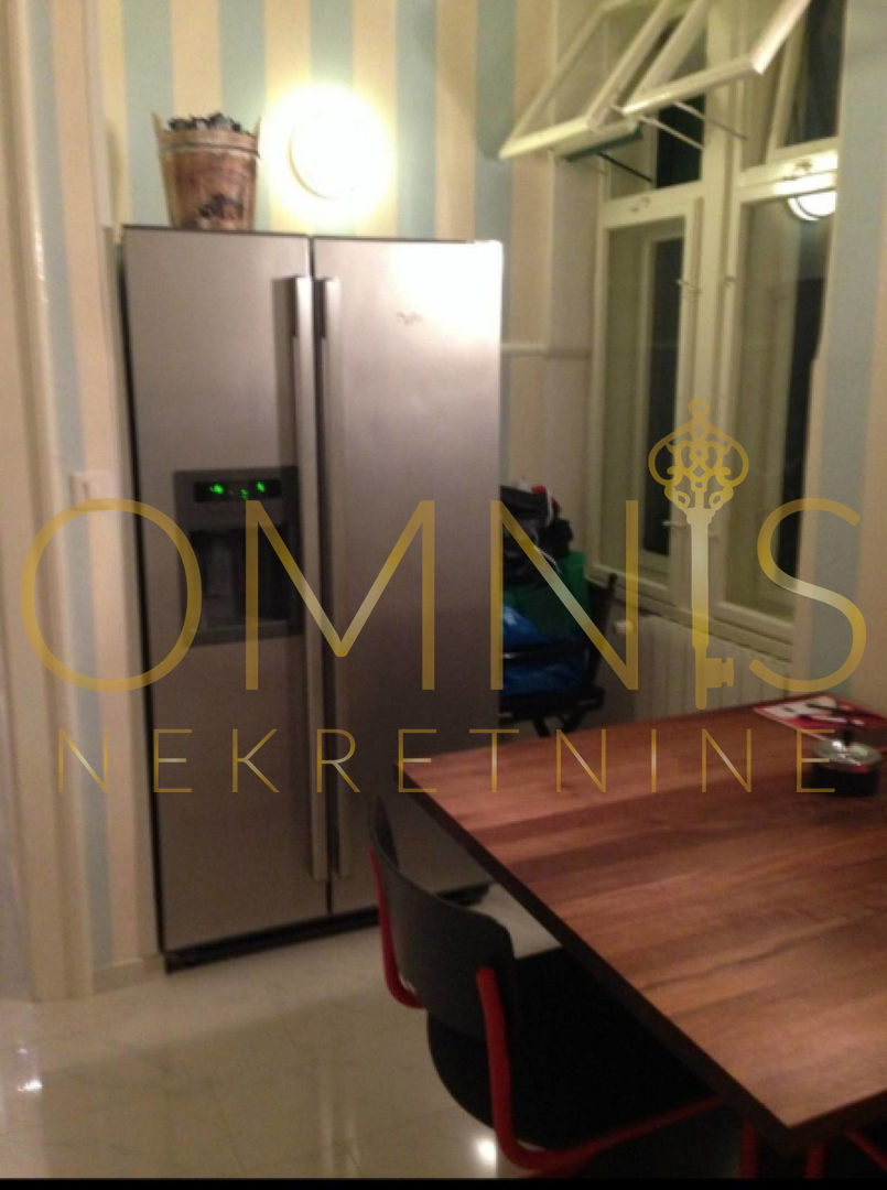 In vendita appartamento trilocale fronte mare – Fiume, 110 m²