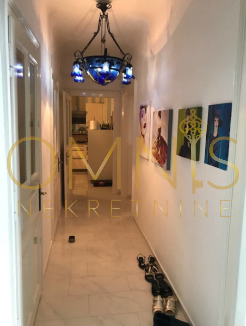 In vendita appartamento trilocale fronte mare – Fiume, 110 m²