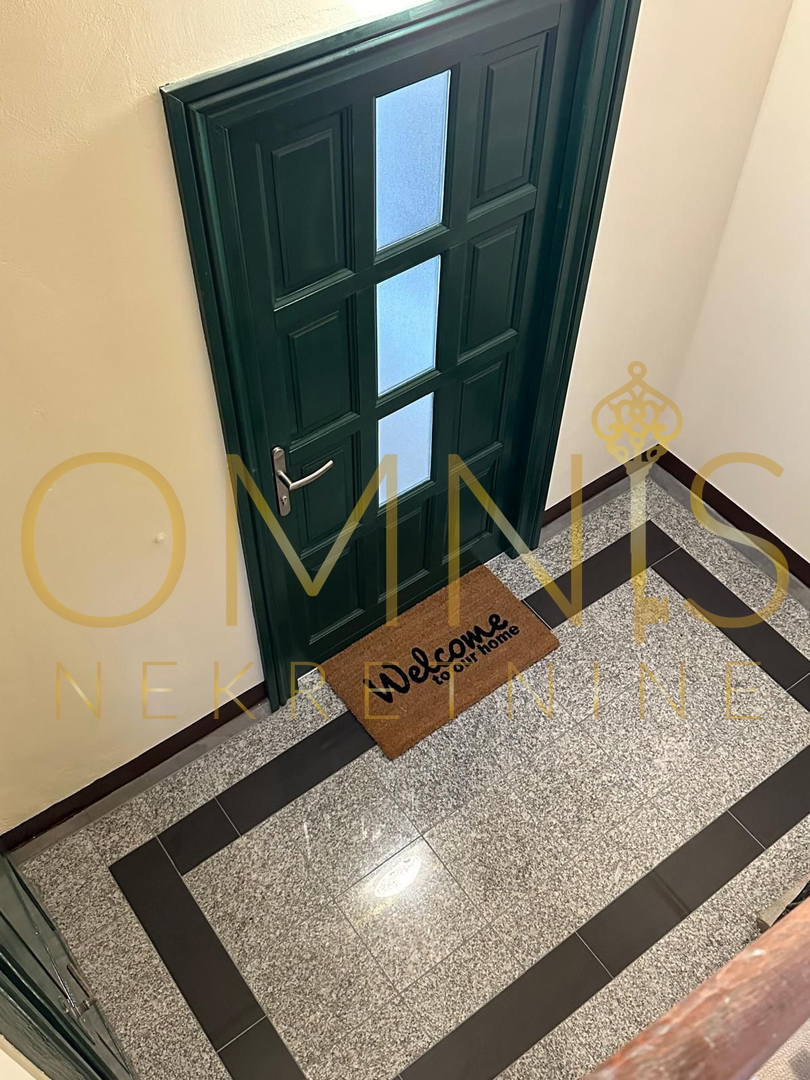 In vendita appartamento trilocale fronte mare – Fiume, 110 m²