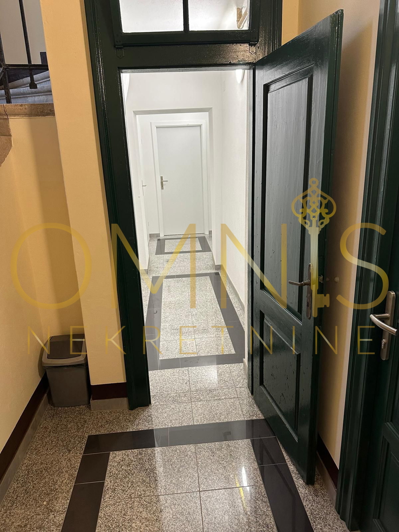 In vendita appartamento trilocale fronte mare – Fiume, 110 m²