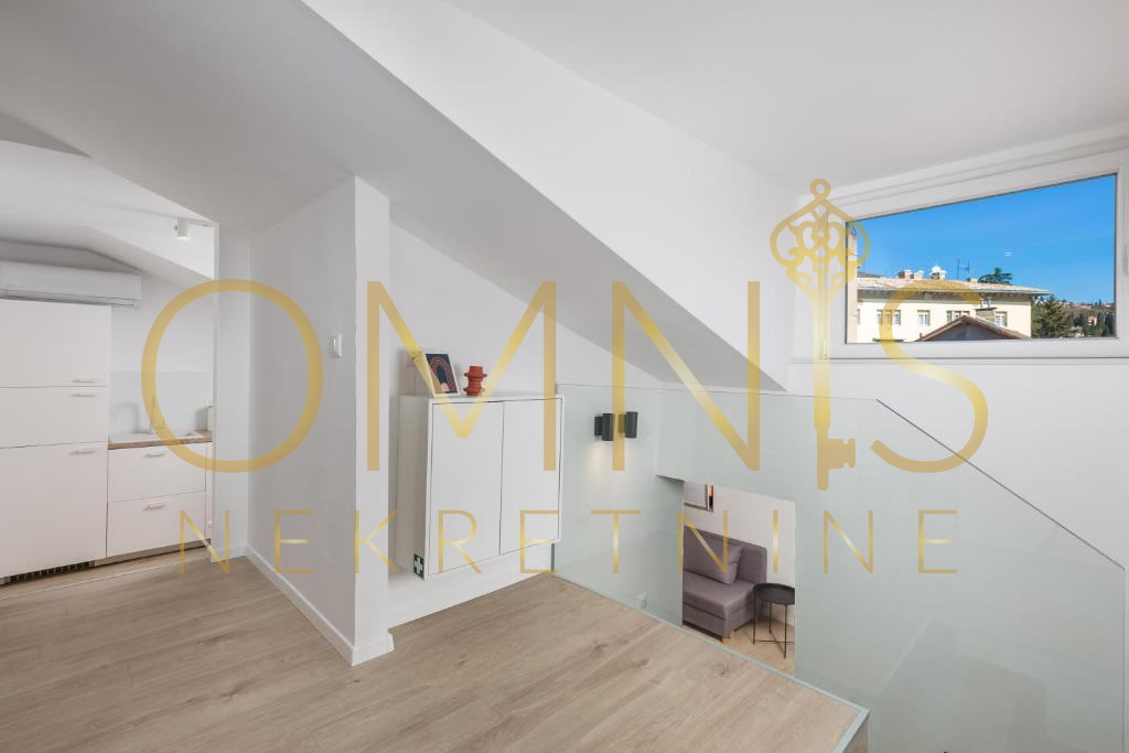 Opatija, centro, 3 camere + soggiorno, 85 m2, in vendita!