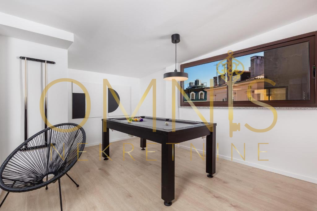 Opatija, centro, 3 camere + soggiorno, 85 m2, in vendita!