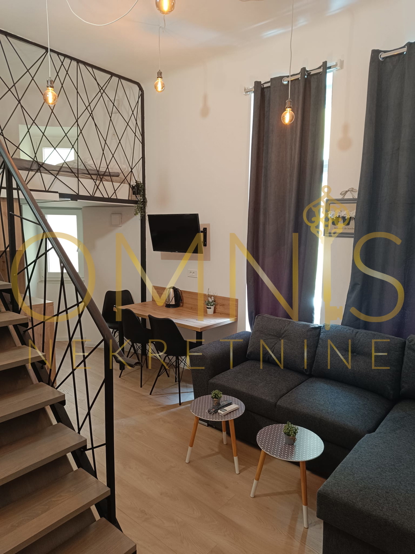 FIUME – BELVEDERE, monolocale ristrutturato con soppalco e balcone